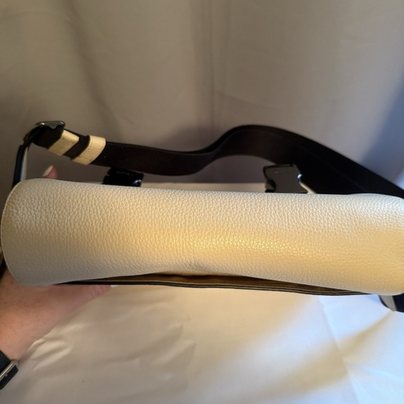 Coach X Jean Michel Basquiat Track Crossbody Pebble Leather C5425 Cream Black - Picture 5 of 16
